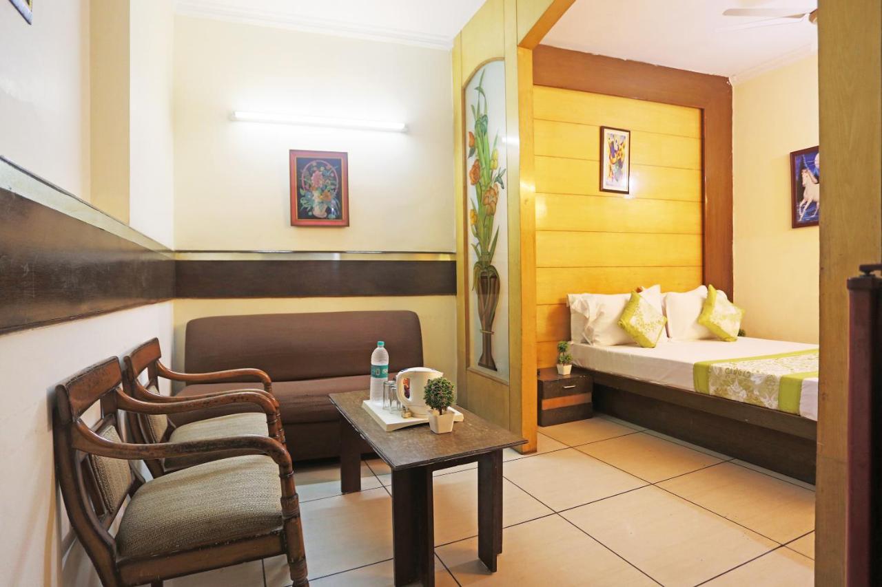 Hotel Sun Village - Couple Friendly Satys New Delhi Extérieur photo